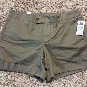 Ladies size 8, olive shorts, gap brand new with tags